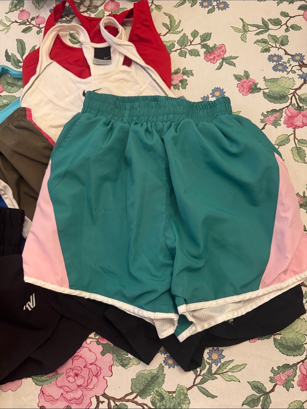 Huge Nike/workout bundle - Picture 8 of 14
